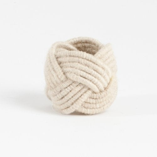 Fennco Styles Classic Braided Jute Napkin Rings, Set of 4 - Ivory Burlap Napkin Holders for Dining Table, Home, Banquets, Holidays, Family Gatherings and Special Events