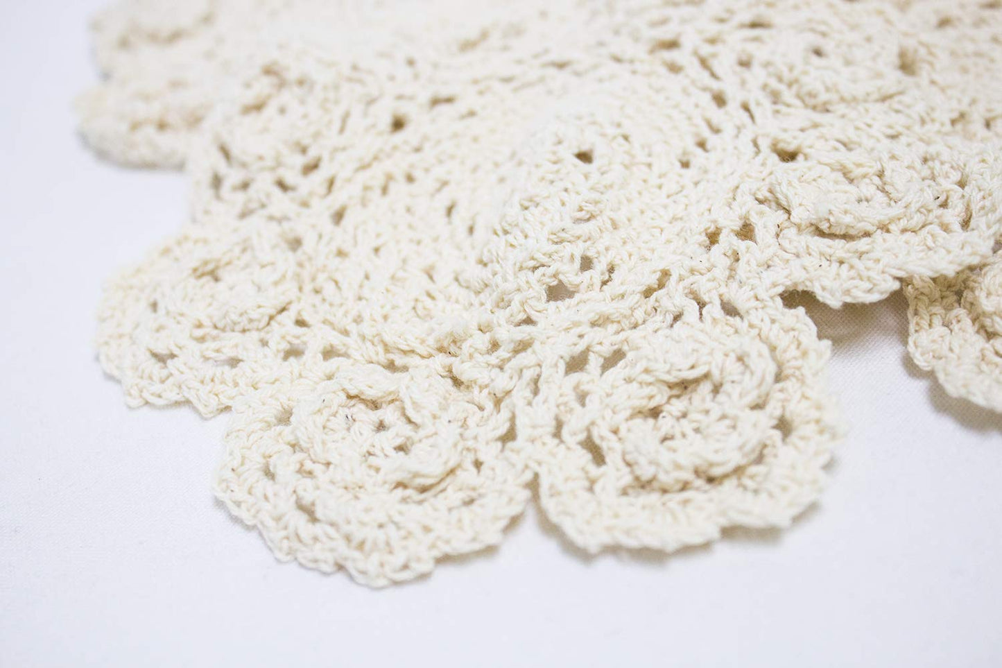 Fennco Styles Handmade 3D Flowers Crochet Lace Cotton Round Doilies, Set of 4
