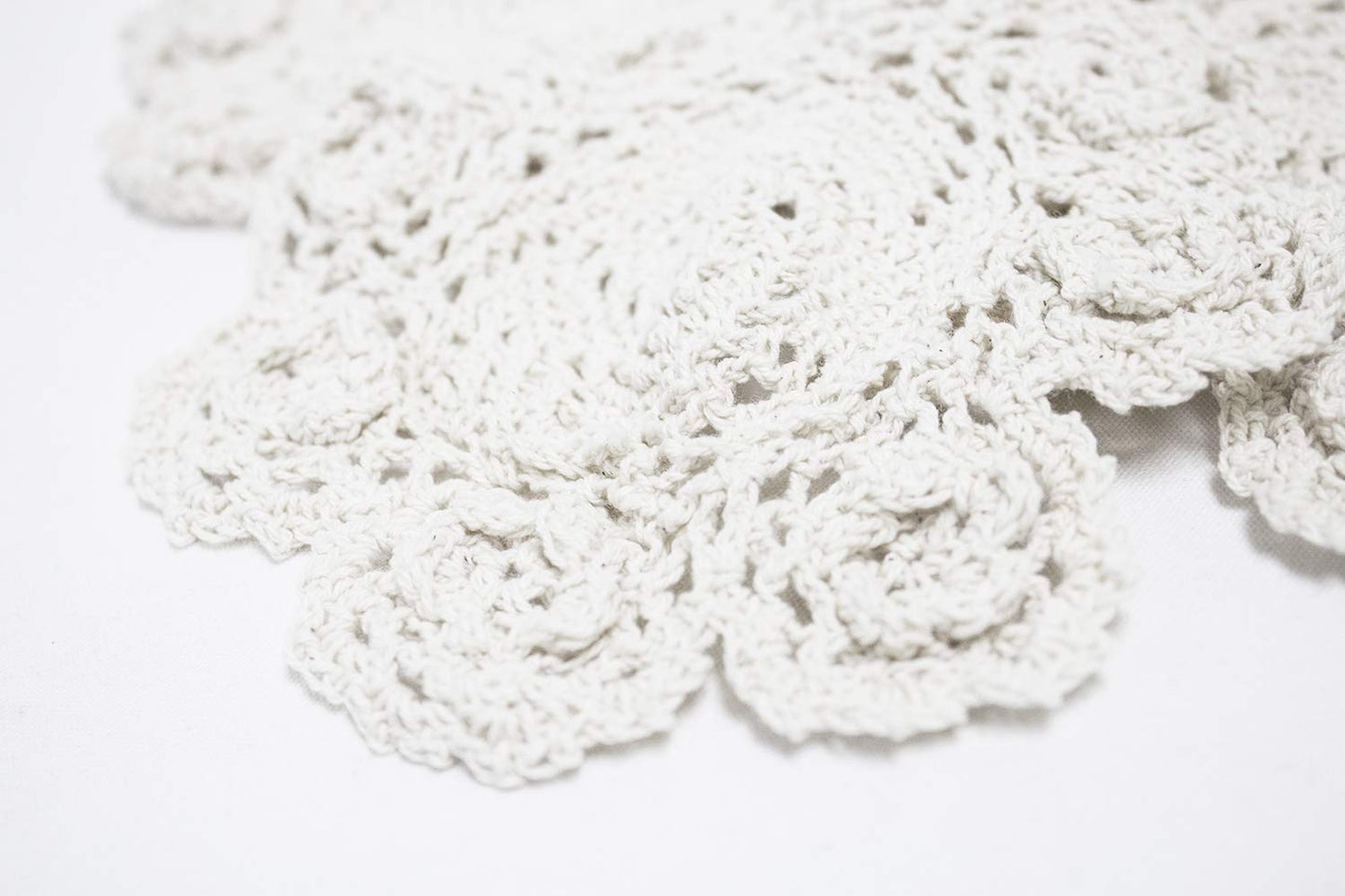 Fennco Styles Handmade 3D Flowers Crochet Lace Cotton Round Doilies, Set of 4
