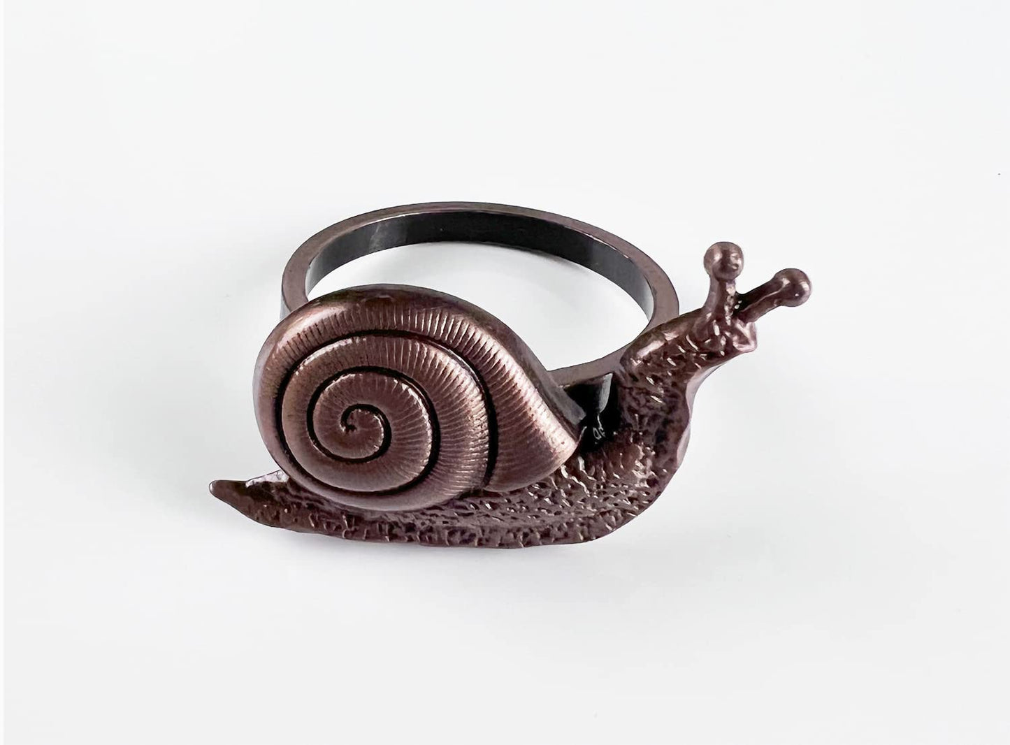 Fennco Styles Nature's Touch Snail Metal Napkin Rings, Set of 4 – Copper Napkin Holders for Family Dinner, Themed Party, Table Décor, Banquets, Holidays and Special Occasion