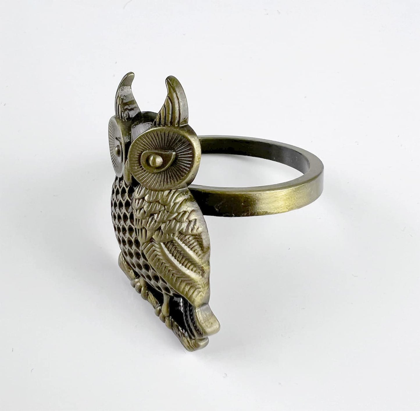 Fennco Styles Perched Owl Metal Napkin Rings, Set of 4 - Animal Napkin Holders for Home Décor, Dining Table, Banquets, Family Gathering and Special Occasions