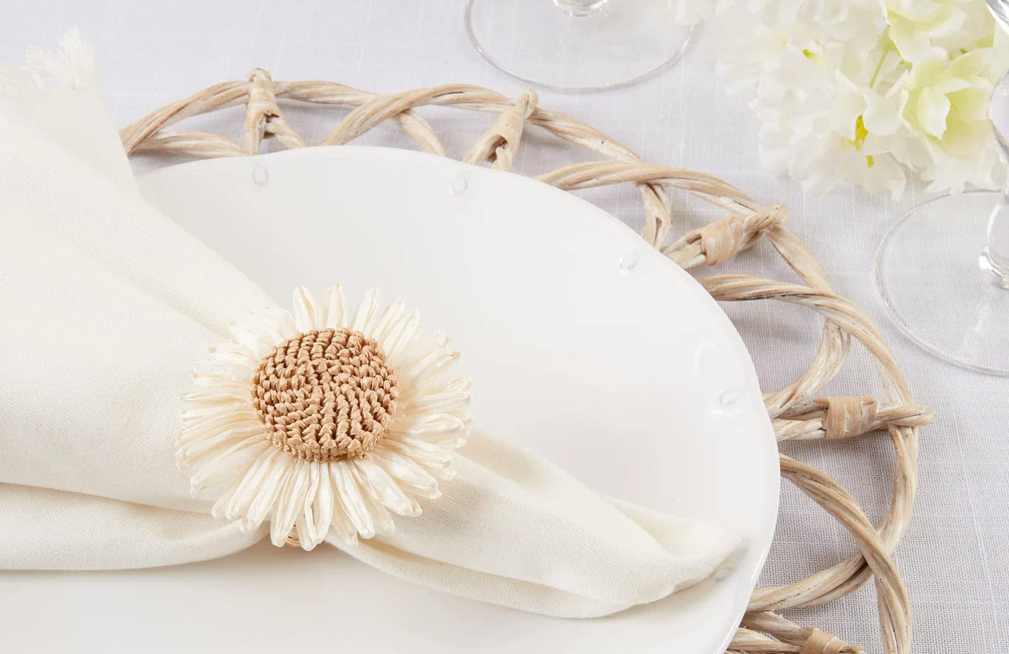 Fennco Styles Handmade Flower Design Decorative Napkin Rings, Set of 4 - White Floral Napkin Holders for Dining Table, Banquet, Spring and Summer Décor and Special Event