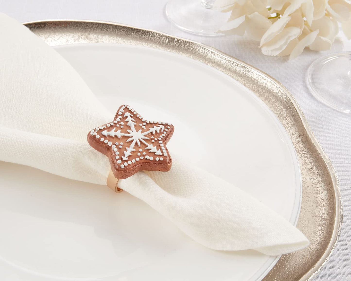 Fennco Styles Christmas Gingerbread Star Design Napkin Rings, Set of 4 - Brown Festive Napkin Holders for Home Décor, Winter Festivals, Family Dinner, Banquets and Special Events