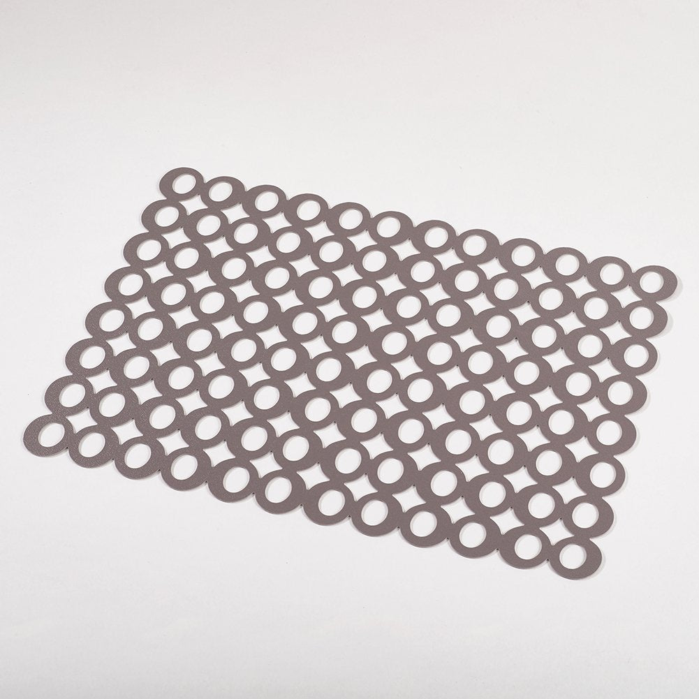 Fennco Styles Circle Design Cutout Design Placemat - 14"x18" - 4-Piece (Silver)