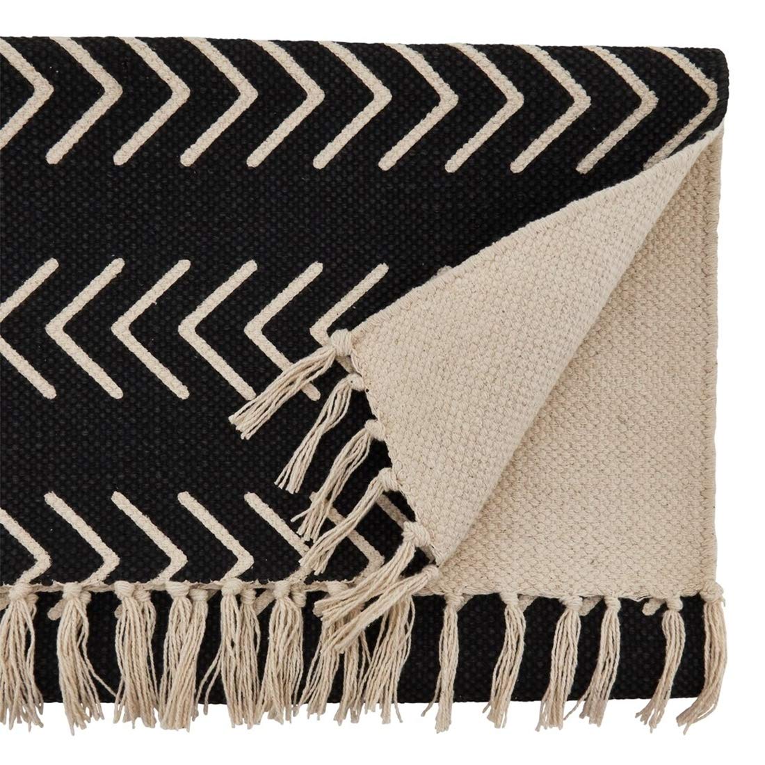 Fennco Styles Neutral Chevron Print Tassel Cotton Woven Table Runner - Black Table Cover for Home, Dining Room, Banquets, Family Gathering and Special Occasion