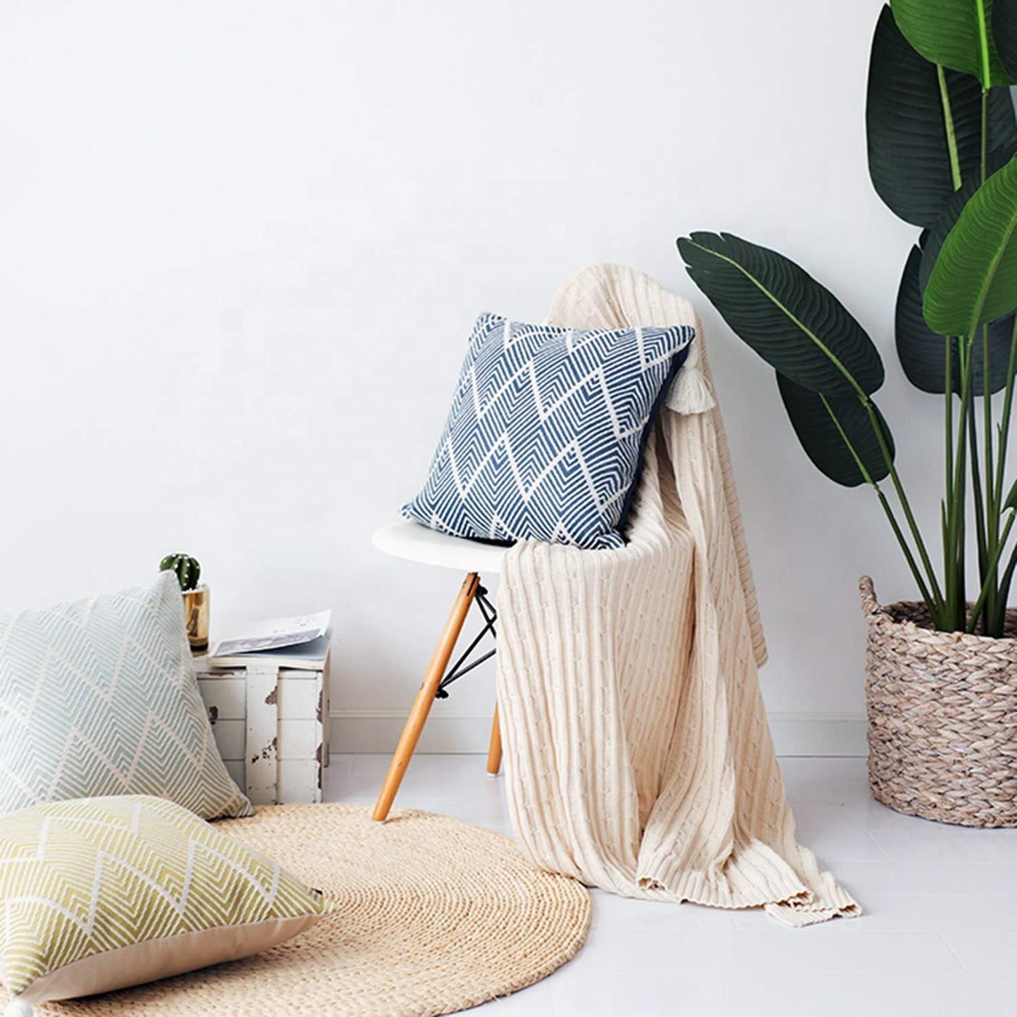 Fennco Styles Contemporary Chevron Tassel Cotton Blend Throw Pillow - Square 18 x 18 Inch Decorative Throw Pillow Case for Couch, Bedroom and Living Room Décor