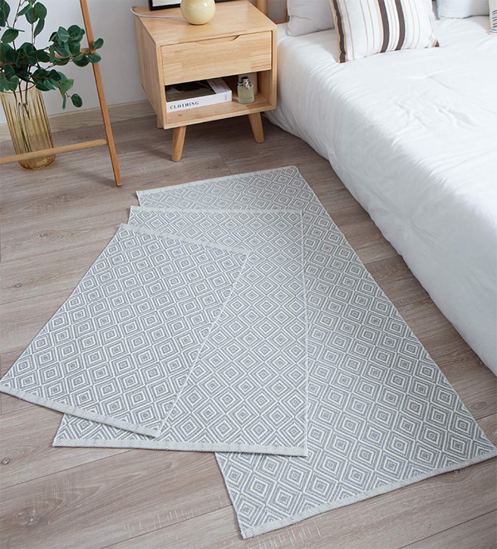 Fennco Styles Woven Classic Diamond Geometric Small Area Rug - Cotton Blend Carpet Indoor Outdoor Floor Mat for Living Room, Entryway, Bedroom and Floor Décor