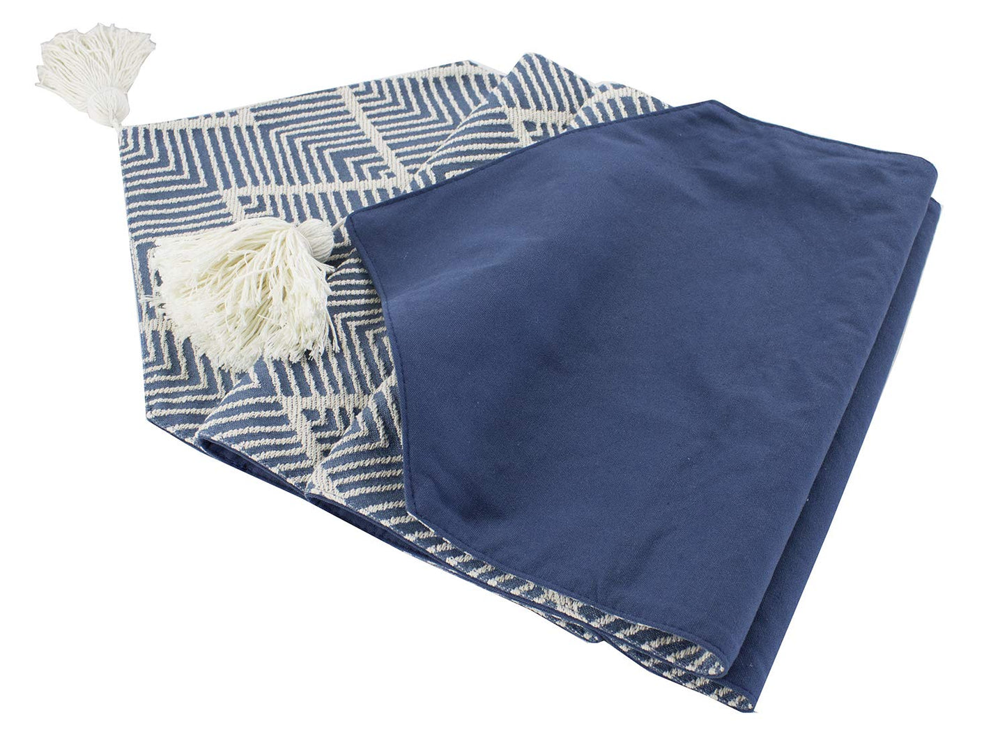 Fennco Styles Contemporary Chevron Tassel Cotton Blend 14 x 71 Inch Table Runner – Woven Table Runner for Indoor Party, Family Gathering, Beach House and Home Décor