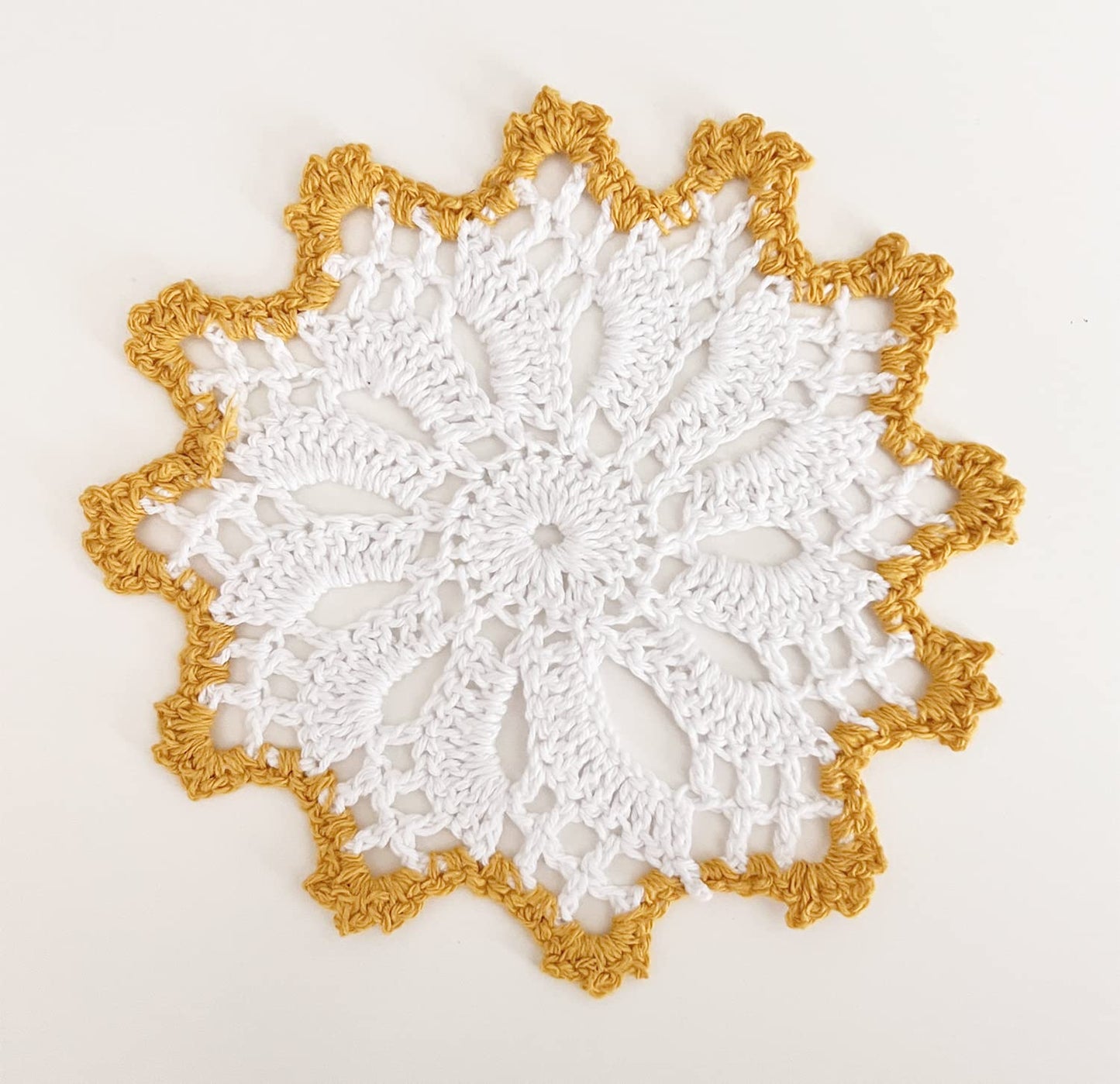 Fennco Styles Handmade Crochet Cotton Whirlwind Two-Tone Doily 6-Inch Round, 2-Piece - Drink Coaster for Everyday Use, Holiday, Farmhouse Décor, Cocktail, Tea Party, Special Occasion