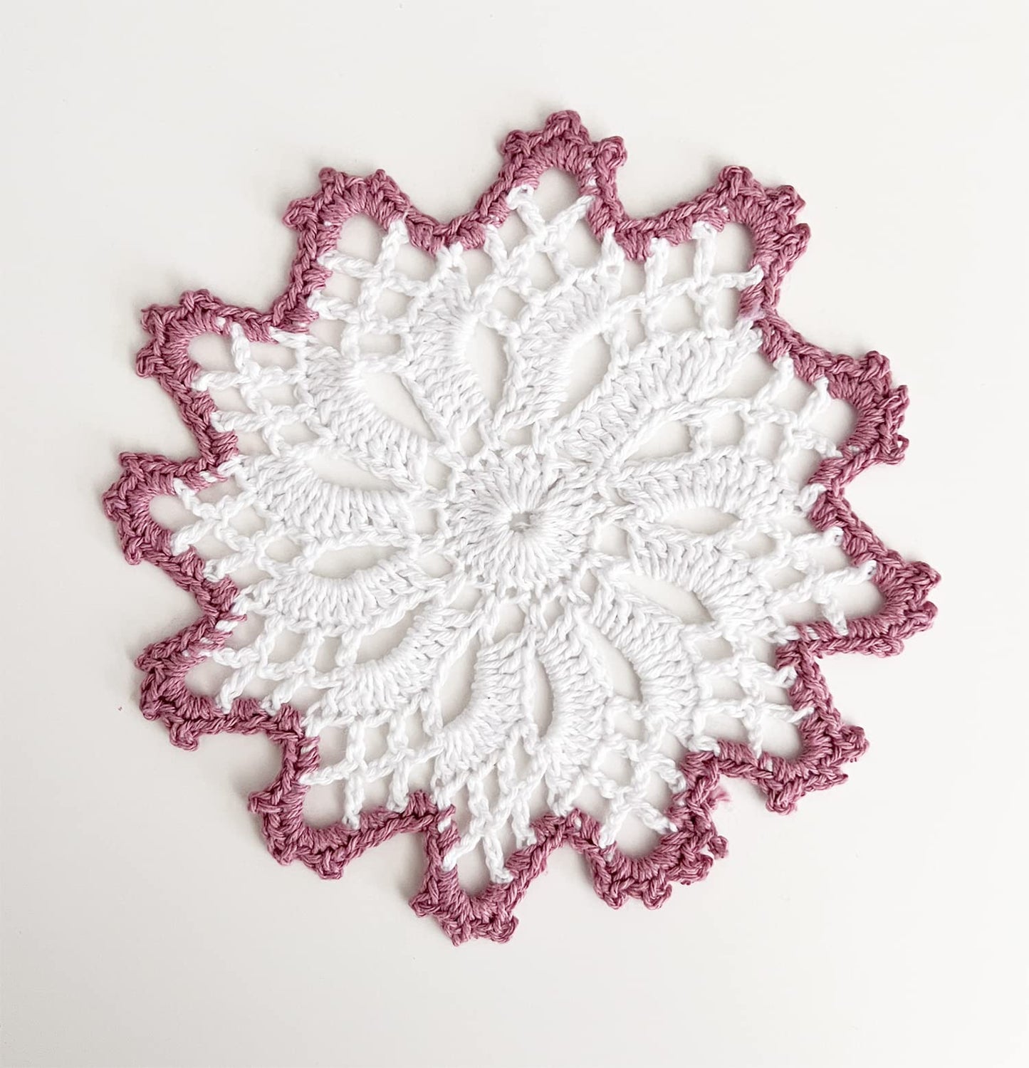 Fennco Styles Handmade Crochet Cotton Whirlwind Two-Tone Doily 6-Inch Round, 2-Piece - Drink Coaster for Everyday Use, Holiday, Farmhouse Décor, Cocktail, Tea Party, Special Occasion