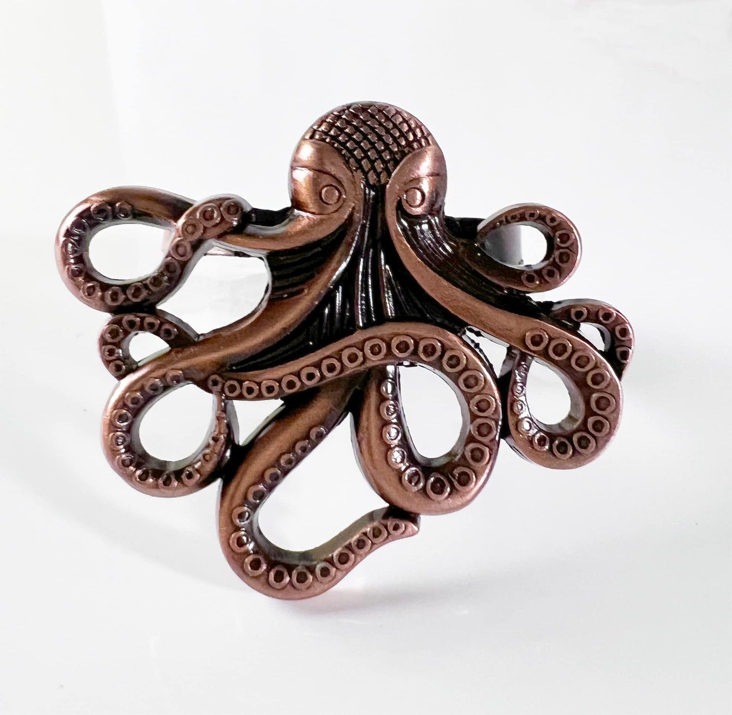 Fennco Styles Coastal Octopus Metal Napkin Rings, Set of 4 - Gold Nautical Napkin Holders for Home Décor, Dining Table, Banquets, Family Gathering and Special Occasions