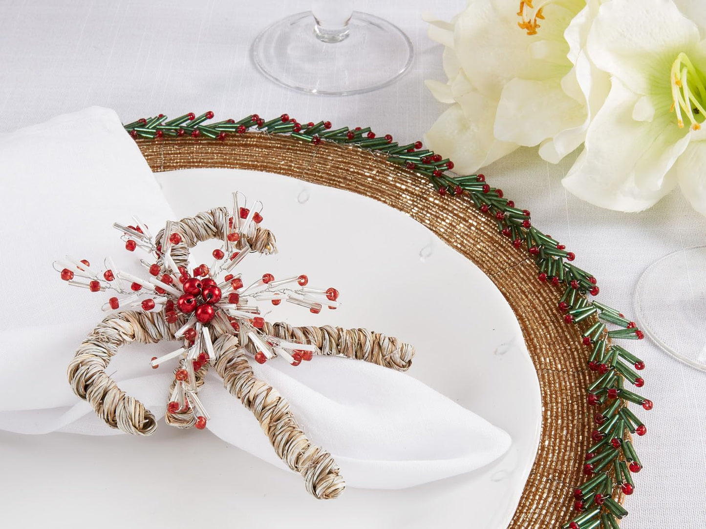 Fennco Styles Seagrass Candy Cane Christmas Napkin Rings, Set of 4 - Red & White Glass Beads Napkin Holders for Dining Table, Banquet, Family Gathering, Holiday Décor and Special Occasion