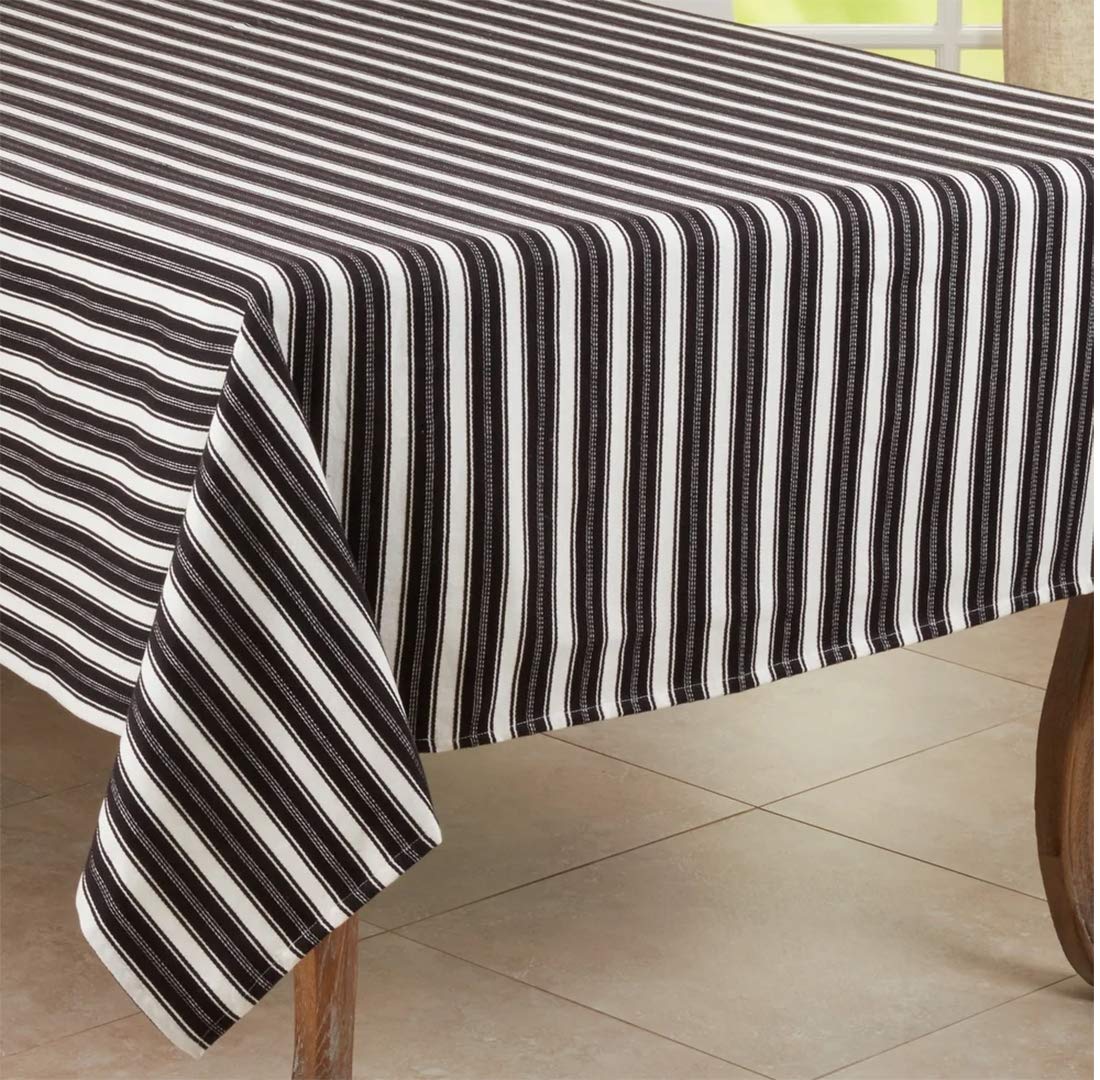 Fennco Styles Classic Striped Cotton Tablecloth - Black & White Table Cover for Banquets, Special Events, Everyday Use and Home Décor