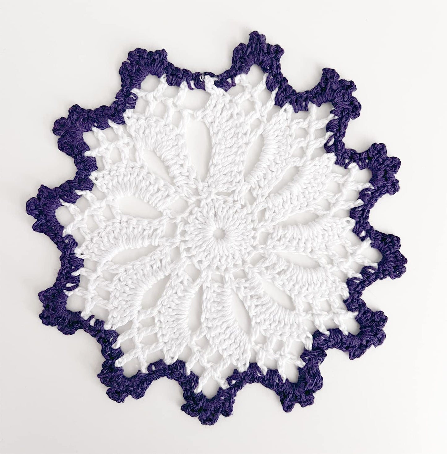 Fennco Styles Handmade Crochet Cotton Whirlwind Two-Tone Doily 6-Inch Round, 2-Piece - Drink Coaster for Everyday Use, Holiday, Farmhouse Décor, Cocktail, Tea Party, Special Occasion