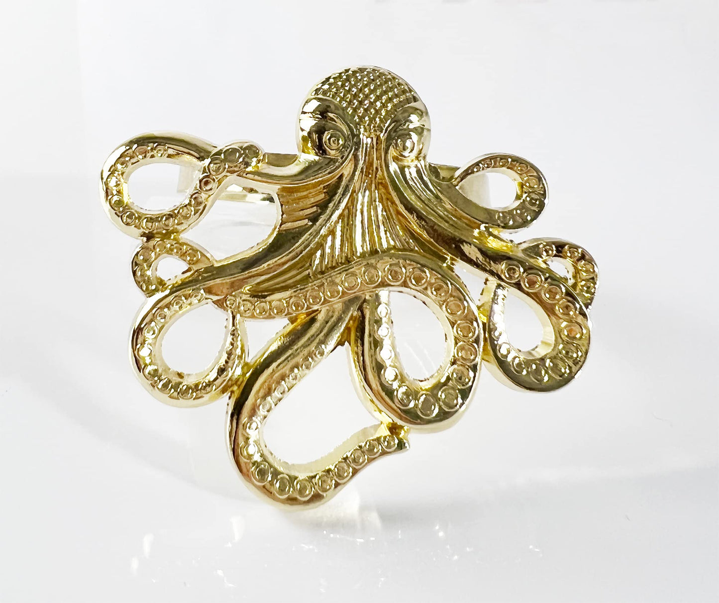 Fennco Styles Coastal Octopus Metal Napkin Rings, Set of 4 - Gold Nautical Napkin Holders for Home Décor, Dining Table, Banquets, Family Gathering and Special Occasions