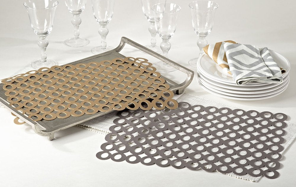 Fennco Styles Circle Design Cutout Design Placemat - 14"x18" - 4-Piece (Silver)