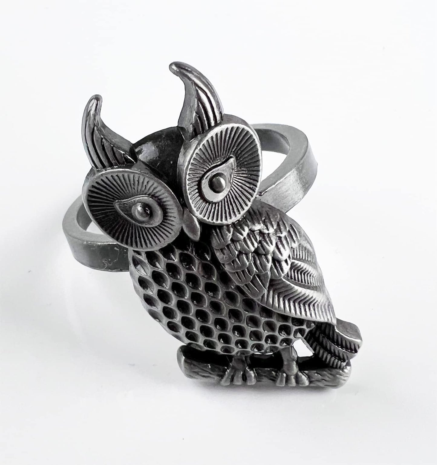 Fennco Styles Perched Owl Metal Napkin Rings, Set of 4 - Animal Napkin Holders for Home Décor, Dining Table, Banquets, Family Gathering and Special Occasions
