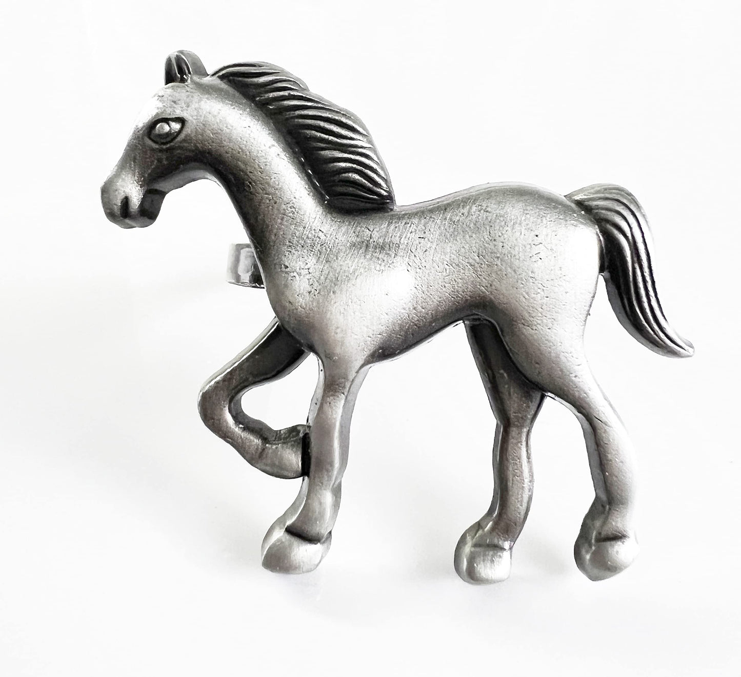 Fennco Styles Horse Metal Napkin Rings, Set of 4 - Silver Animal Napkin Holders for Home, Dining Table Décor, Banquets, Holidays, Family Gatherings and Special Occasions