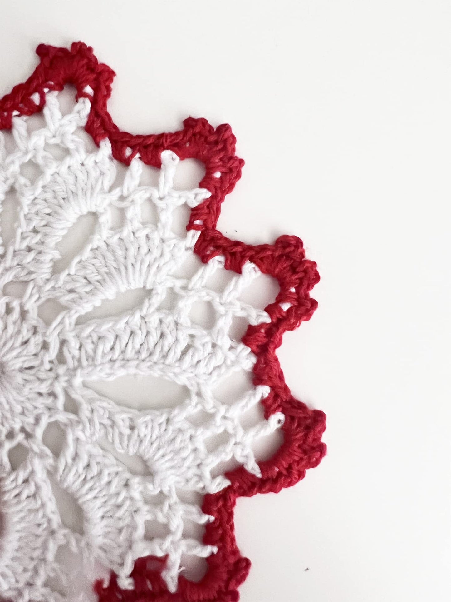 Fennco Styles Handmade Crochet Cotton Whirlwind Two-Tone Doily 6-Inch Round, 2-Piece - Drink Coaster for Everyday Use, Holiday, Farmhouse Décor, Cocktail, Tea Party, Special Occasion