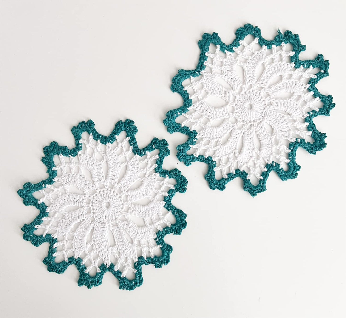 Fennco Styles Handmade Crochet Cotton Whirlwind Two-Tone Doily 6-Inch Round, 2-Piece - Drink Coaster for Everyday Use, Holiday, Farmhouse Décor, Cocktail, Tea Party, Special Occasion