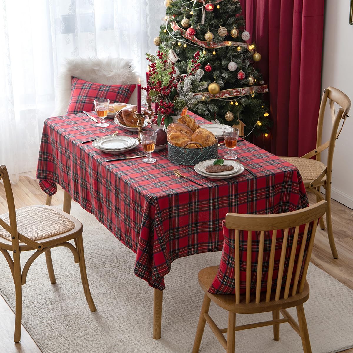 Fennco Styles Classic Plaid Snowflake Holiday Tablecloth - Tartan Rectangular Table Cover for Dining Room, Christmas Décor, and Winter Festivals