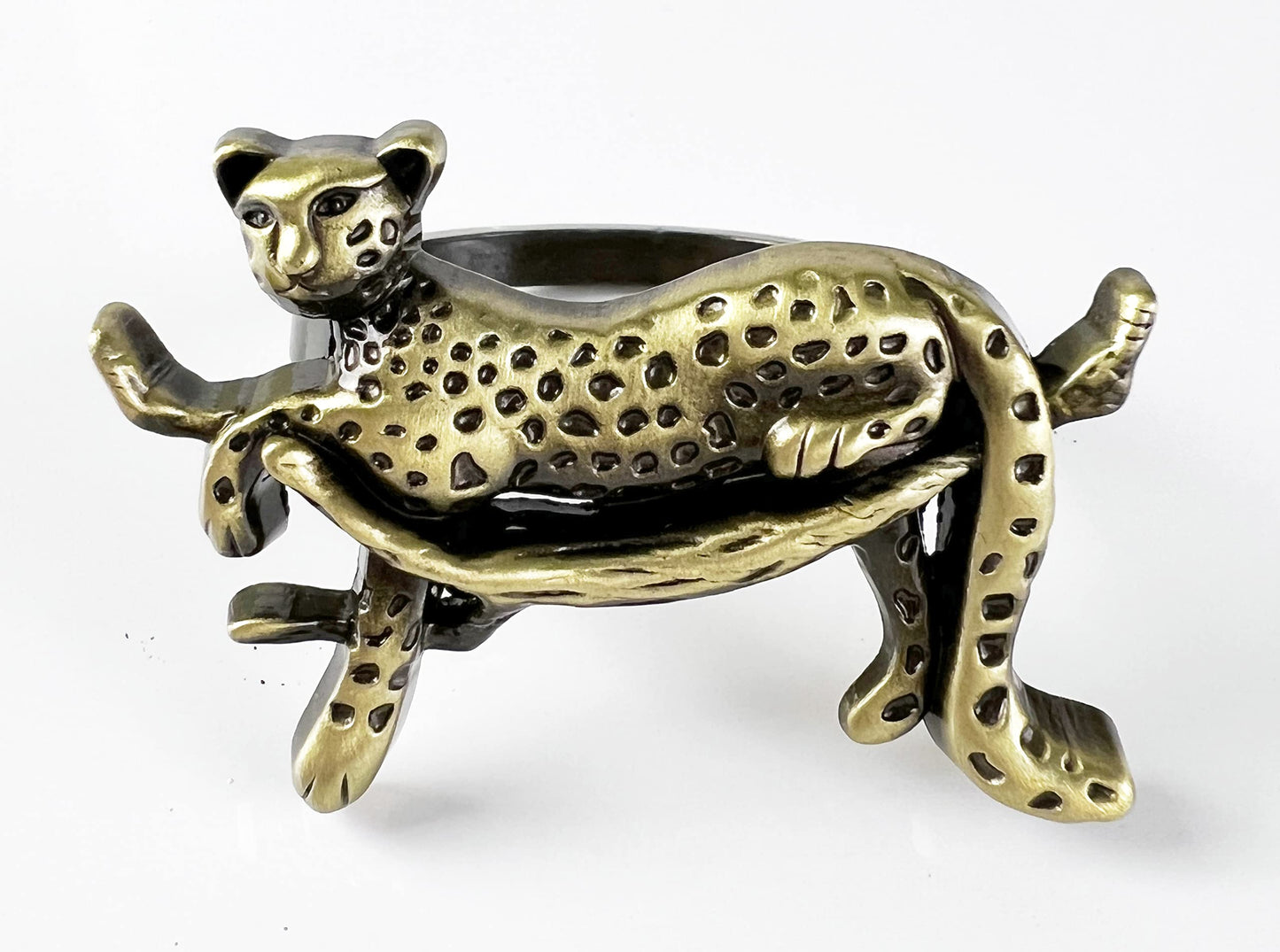 Fennco Styles Leopard Metal Napkin Rings, Set of 4 – Bronze Animal Napkin Holders for Home Décor, Dining Table, Family Gathering, Themed Party, Banquet and Special Occasion