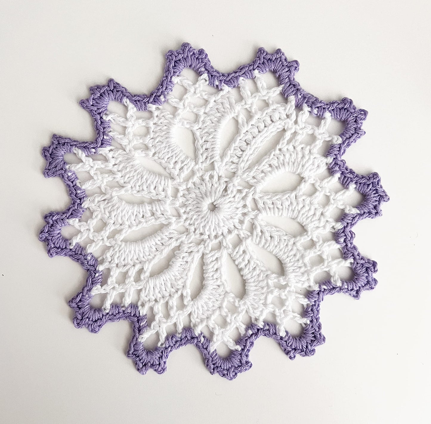 Fennco Styles Handmade Crochet Cotton Whirlwind Two-Tone Doily 6-Inch Round, 2-Piece - Drink Coaster for Everyday Use, Holiday, Farmhouse Décor, Cocktail, Tea Party, Special Occasion