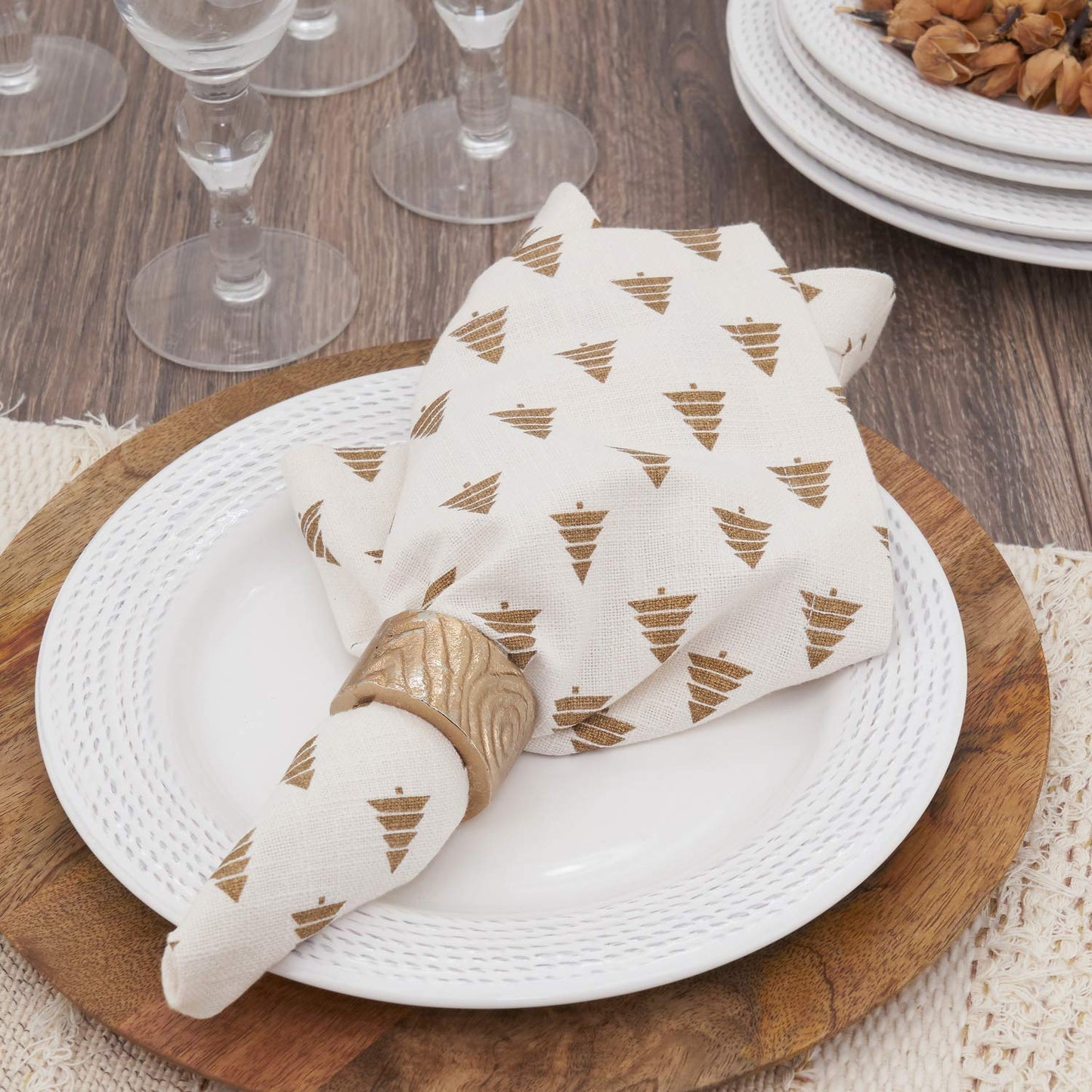Fennco Styles Wood Grain Design Aluminum Napkin Rings, Set of 4 - Gold Metal Napkin Holders for Home, Dining Room, Banquet, Family Gathering, Holiday Décor and Special Occasion