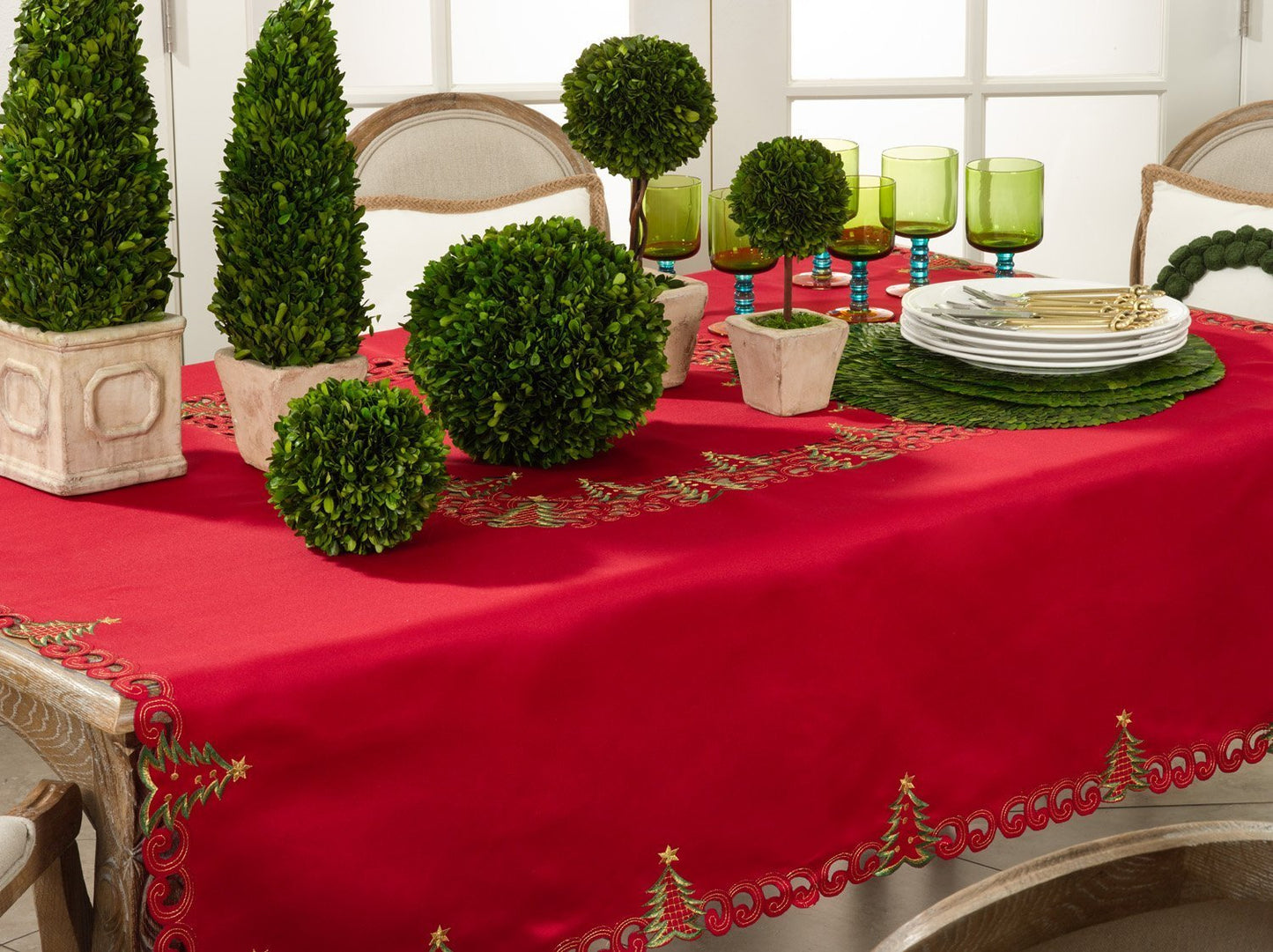 Fennco Styles Pandora Collection Holiday Christmas Tree Table Linens