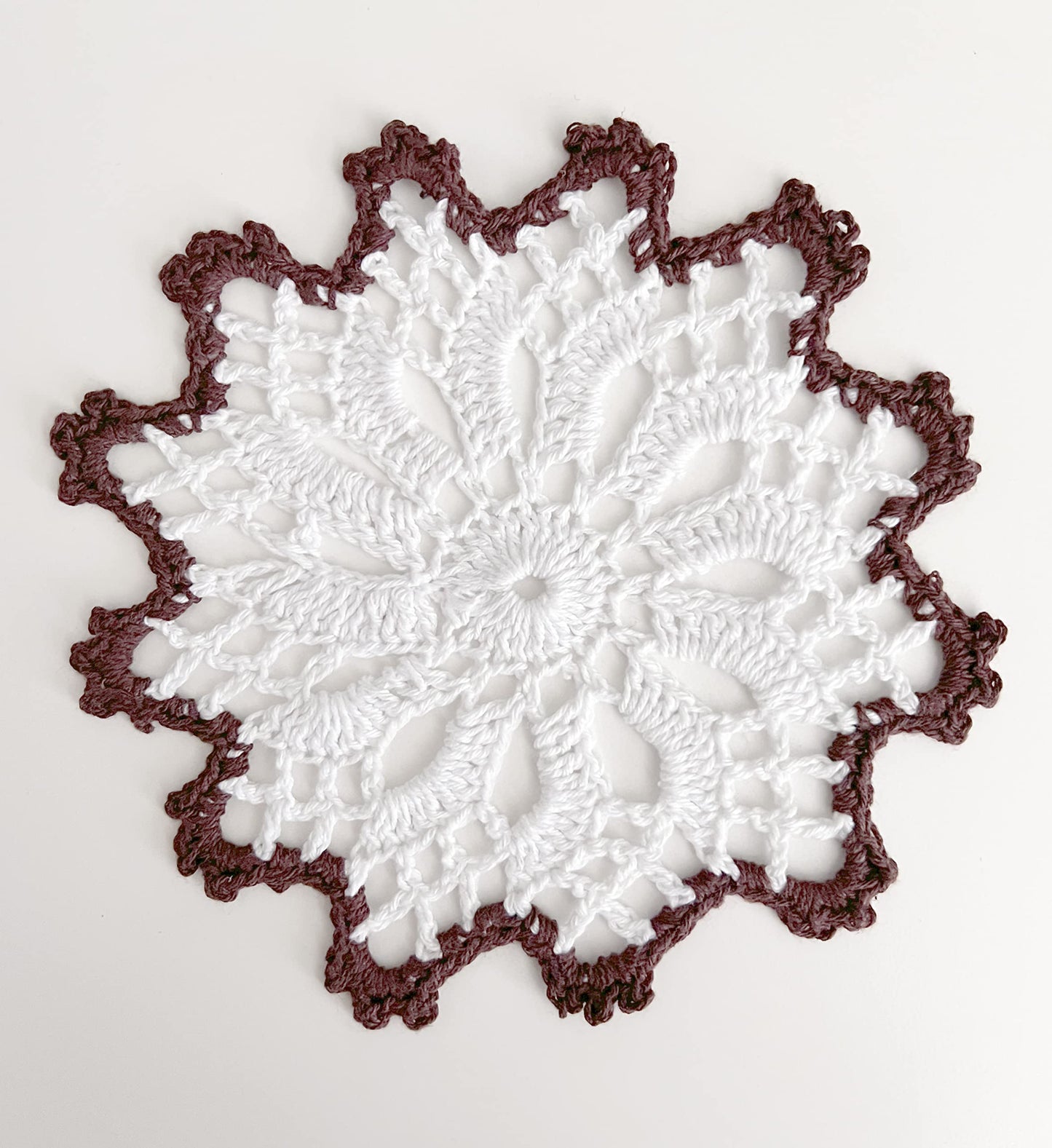 Fennco Styles Handmade Crochet Cotton Whirlwind Two-Tone Doily 6-Inch Round, 2-Piece - Drink Coaster for Everyday Use, Holiday, Farmhouse Décor, Cocktail, Tea Party, Special Occasion