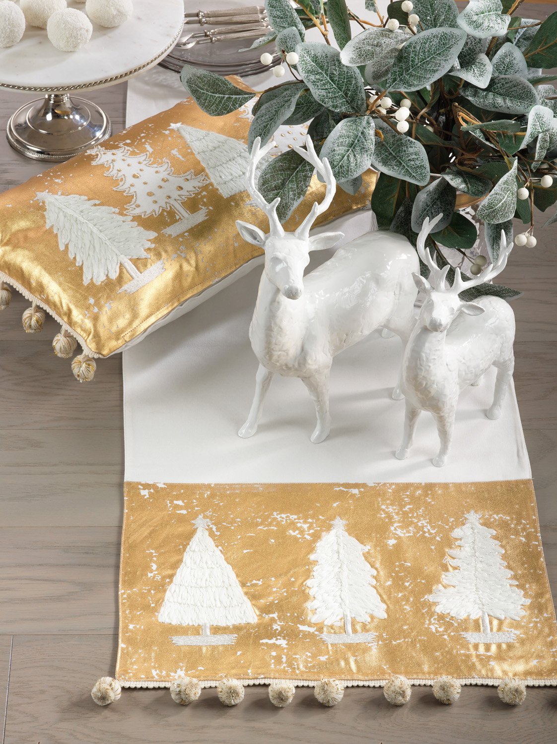 Fennco Styles Donnelou Collection Christmas Tree Design Cotton Table Runner 16 x 72 Inch - Gold Table Cover for Home Decor, Dining Table, Banquets, Holiday Event