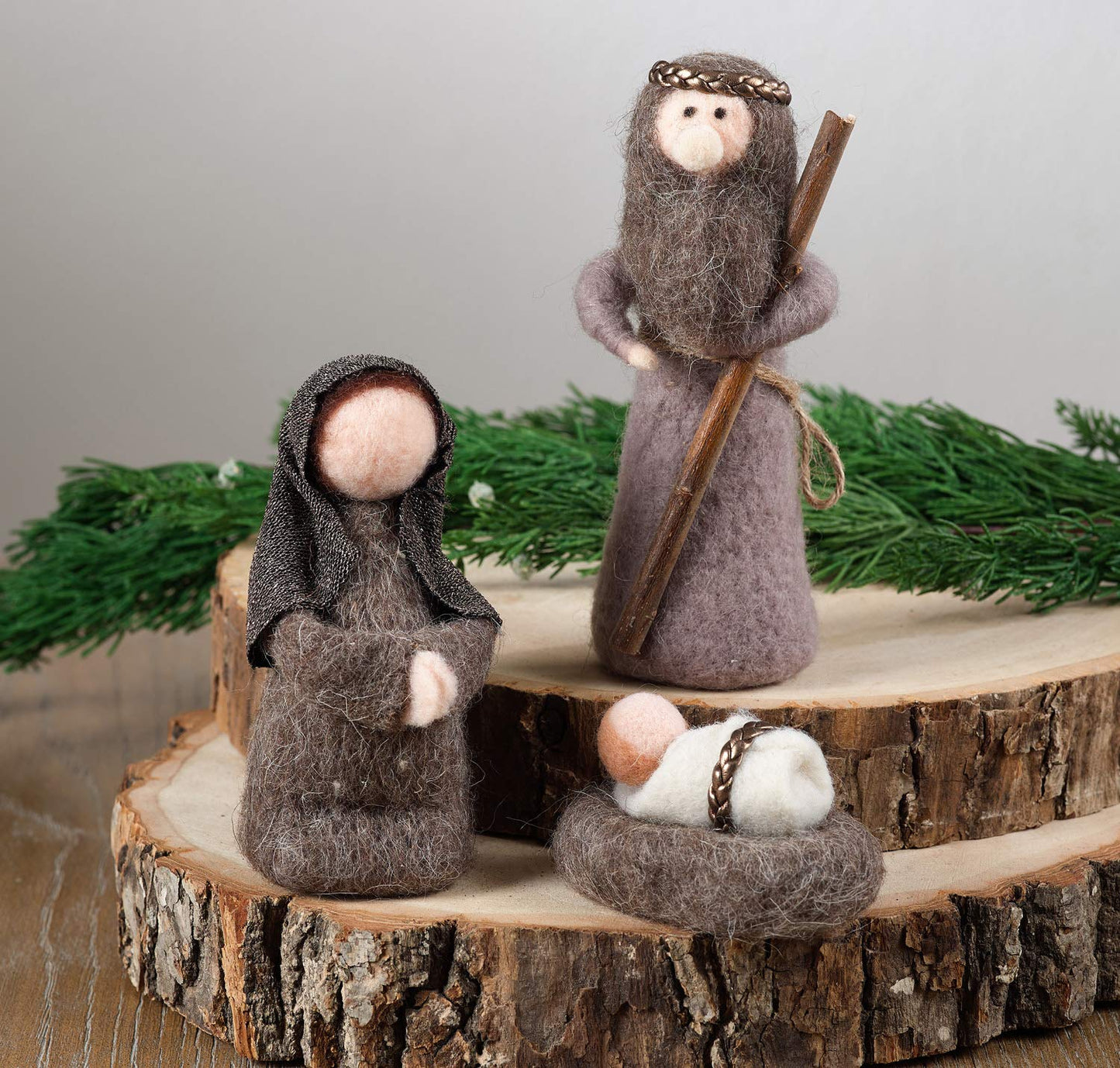 Fennco Styles Holiday Handcrafted Decorations Christmas Figurines - Set of 2 (Holy Mary)