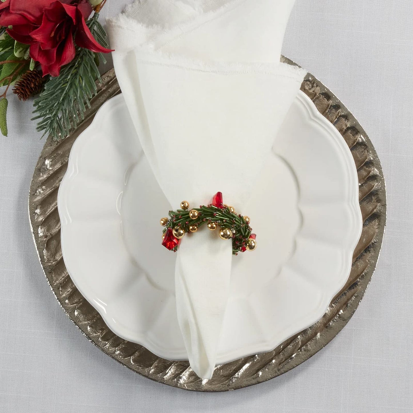 Fennco Styles Hand Beaded Christmas Wreath Decorative Napkin Rings, Set of 4 - Green Glass Beads Napkin Holders for Home, Dining Room, Banquet, Family Gathering, Holiday Décor and Special Occasion