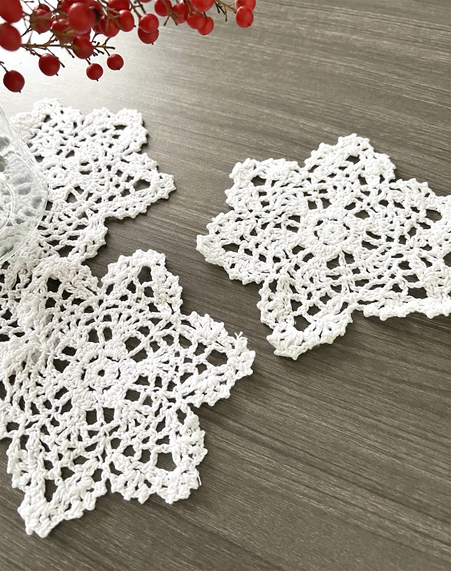 Fennco Styles Handmade Crochet Lace Pineapple Ecru Doily. 4 Inch Round. 100% Cotton. 4 Pieces.