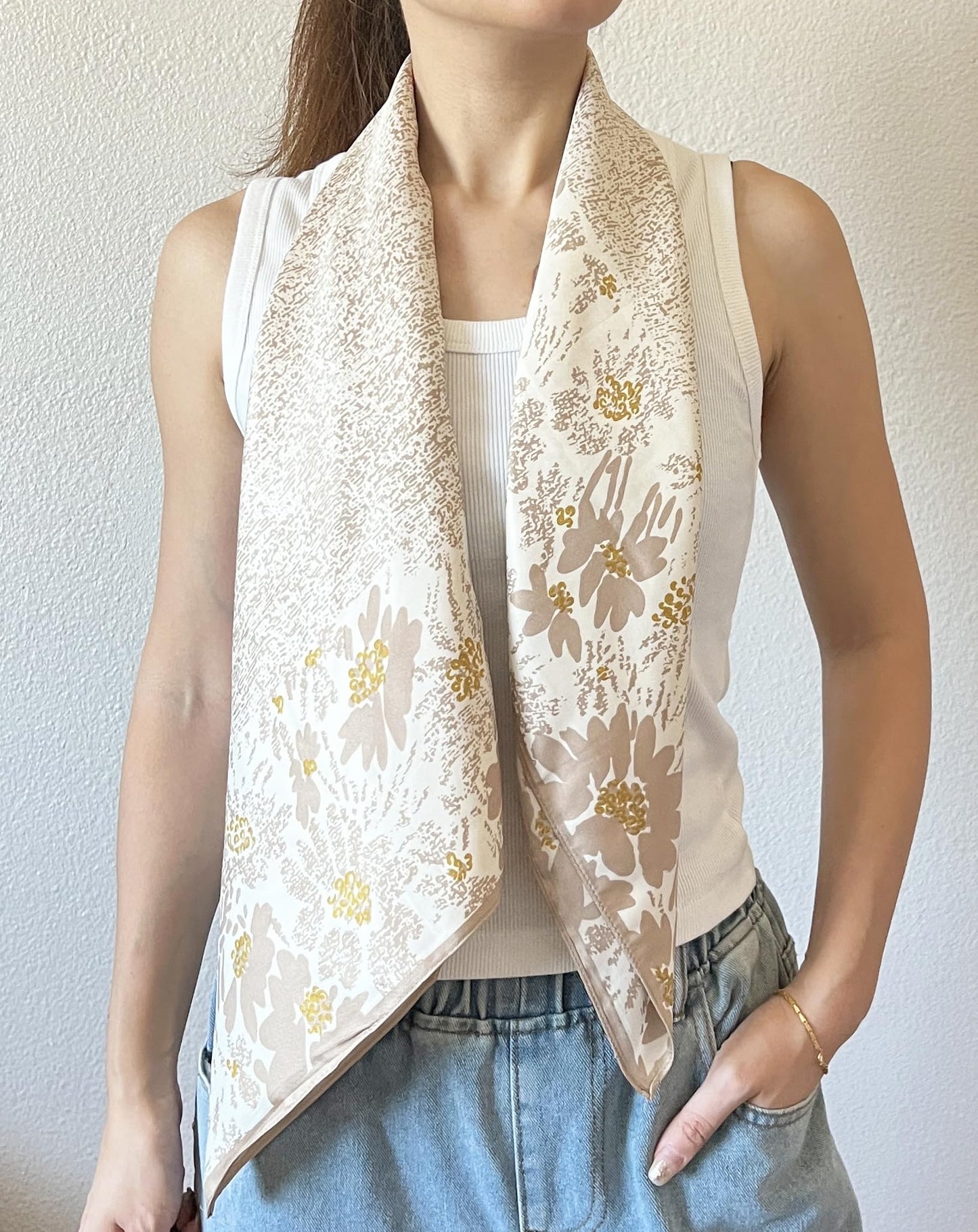 stylesilove Women Floral Print Silk Like Scarf Square Neckerchief Soft Bandana Small Shawl Neck Wraps for All Season