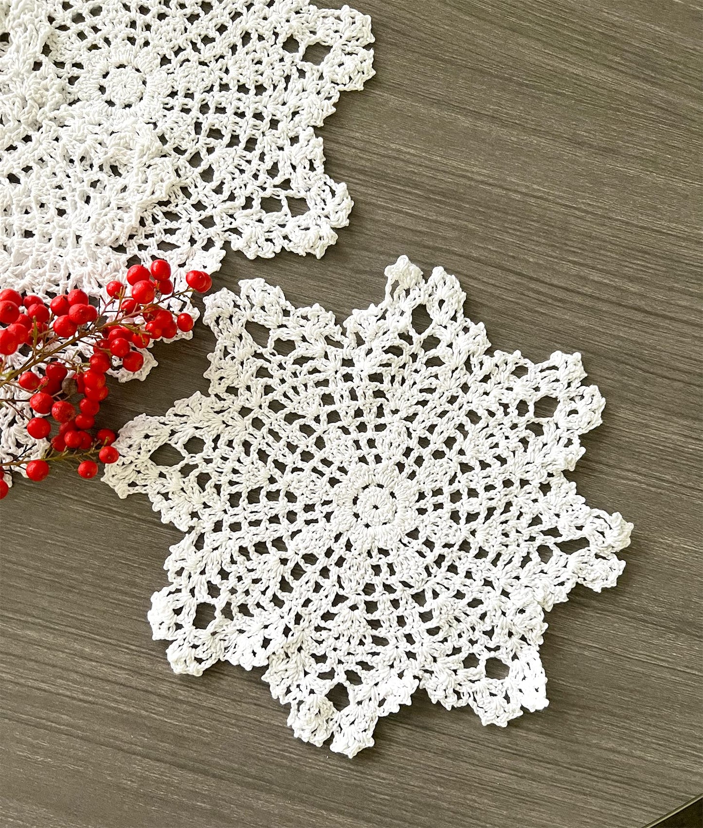 Fennco Styles Handmade Crochet Lace Pineapple Ecru Doily. 4 Inch Round. 100% Cotton. 4 Pieces.
