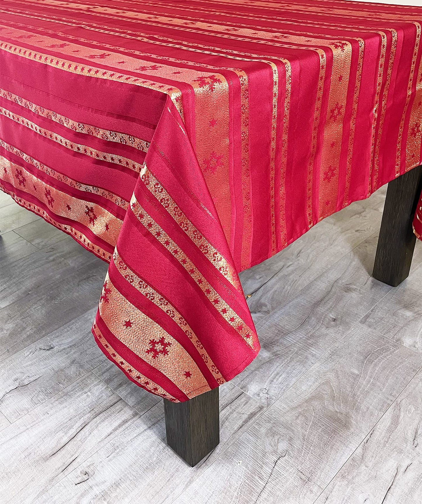 Fennco Styles Holiday Metallic Snowflake Printed Tablecloth 70" W x 70" L - Red Woven Table Cover for Home Décor, Banquet, Family Gathering, Christmas, Special Occasion (20"X20" Napkin, Set of 4)
