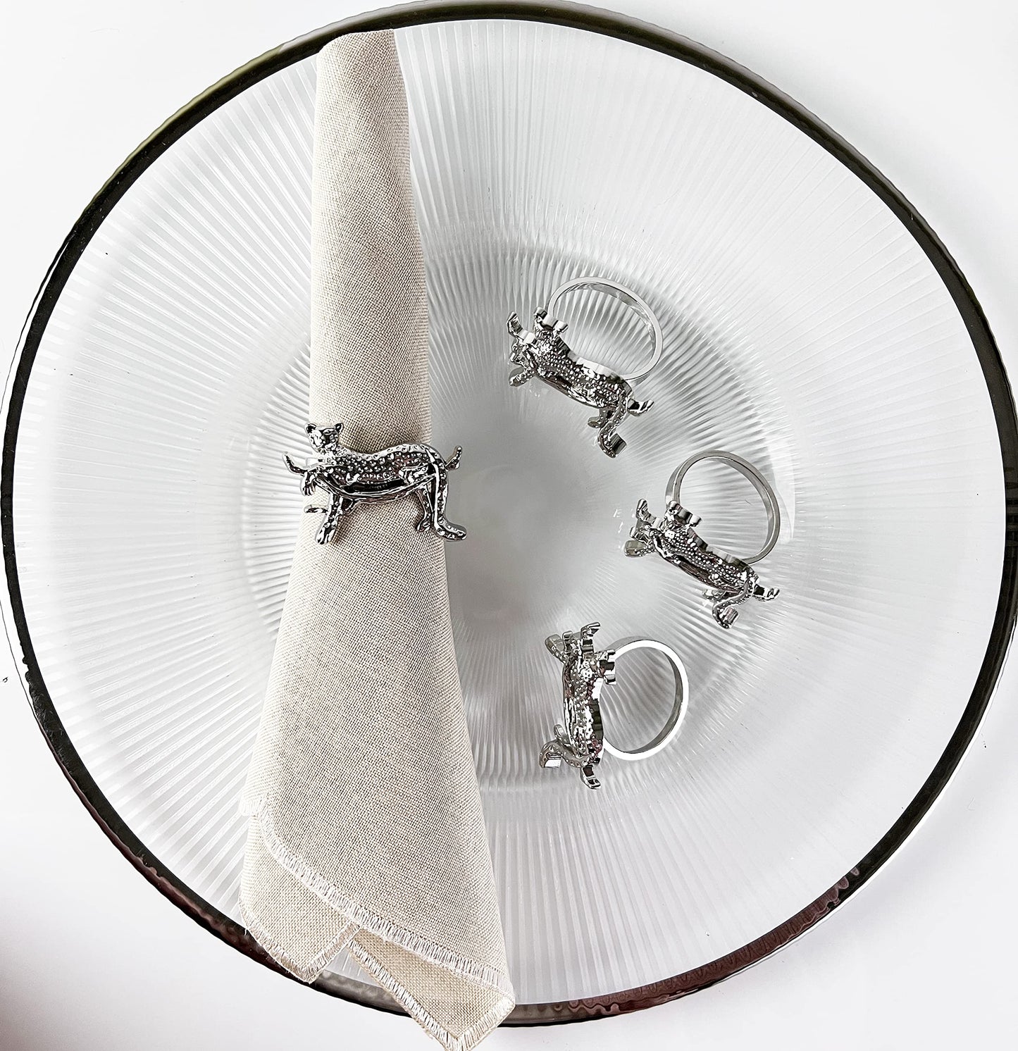 Fennco Styles Leopard Metal Napkin Rings, Set of 4 – Bronze Animal Napkin Holders for Home Décor, Dining Table, Family Gathering, Themed Party, Banquet and Special Occasion