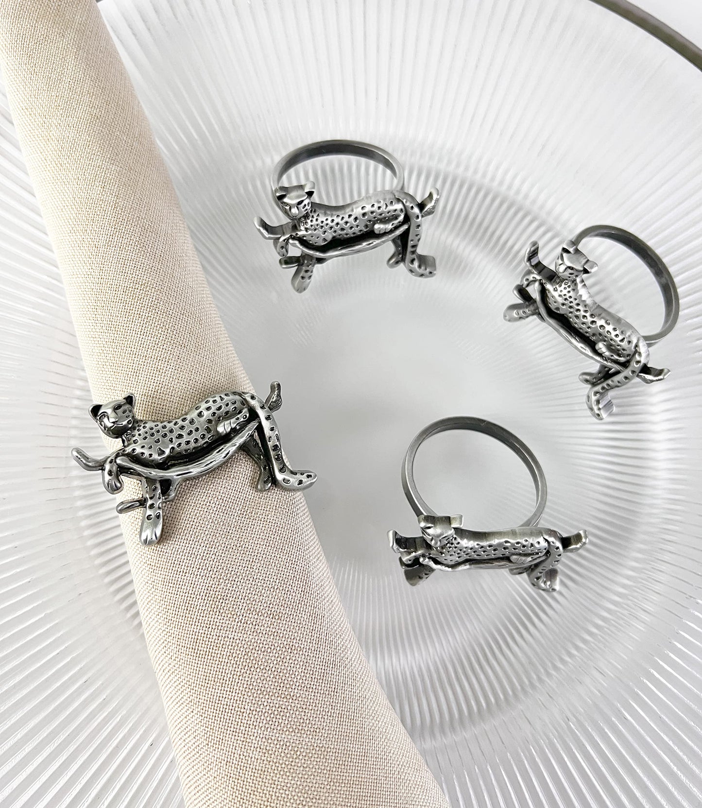 Fennco Styles Leopard Metal Napkin Rings, Set of 4 – Bronze Animal Napkin Holders for Home Décor, Dining Table, Family Gathering, Themed Party, Banquet and Special Occasion