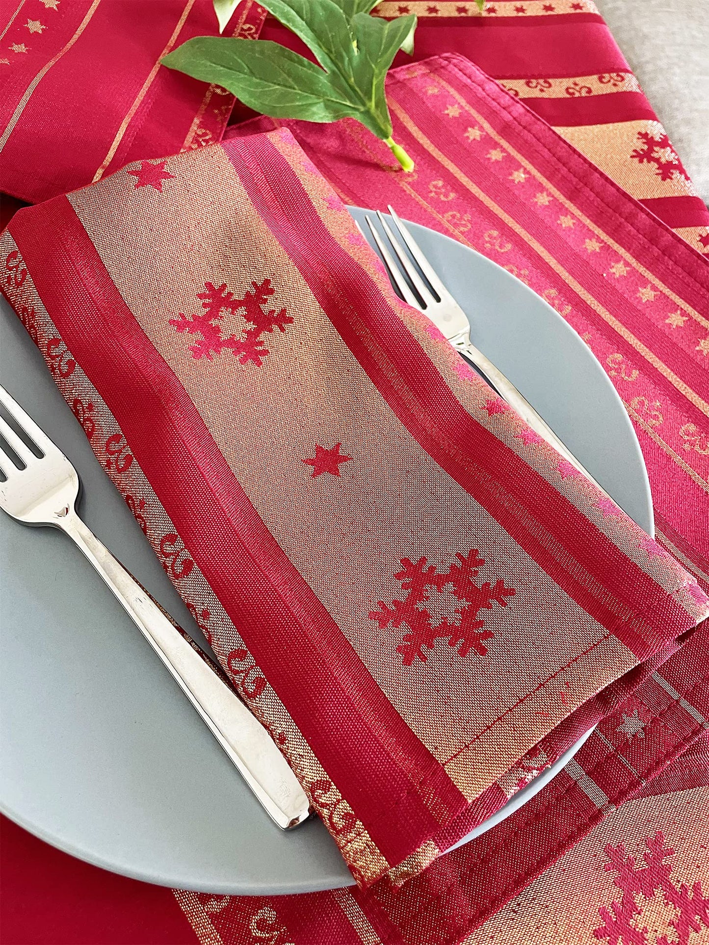 Fennco Styles Holiday Metallic Snowflake Printed Tablecloth 70" W x 70" L - Red Woven Table Cover for Home Décor, Banquet, Family Gathering, Christmas, Special Occasion (20"X20" Napkin, Set of 4)