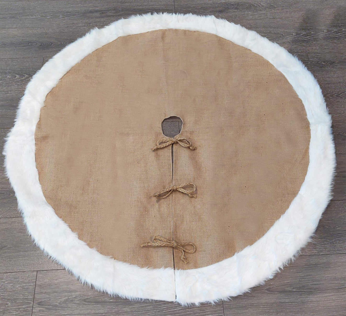 Fennco Styles Rustic Burlap White Faux Fur Trim Tree Skirt - Natural Christmas Tree Skirt for Holiday, Home Decor, Family Gathering and Special Occasion