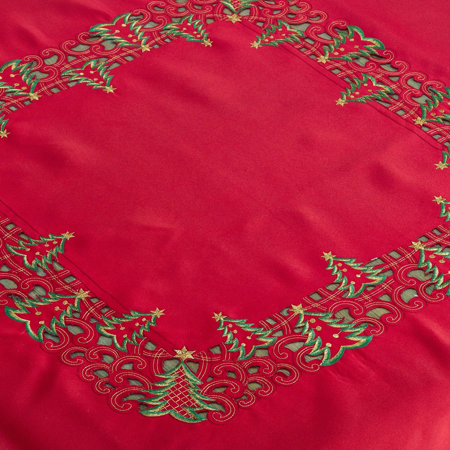 Fennco Styles Pandora Collection Holiday Christmas Tree Table Linens