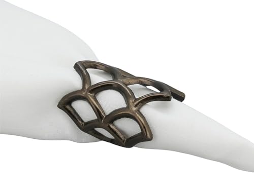 Fennco Styles Elegant Scallop Coral Metal Napkin Rings, Set of 4 - Silver Aluminum Napkin Holders for Dining Table, Home, Banquets, Holidays, Family Gatherings and Special Events