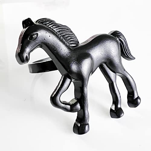 Fennco Styles Horse Metal Napkin Rings, Set of 4 - Silver Animal Napkin Holders for Home, Dining Table Décor, Banquets, Holidays, Family Gatherings and Special Occasions