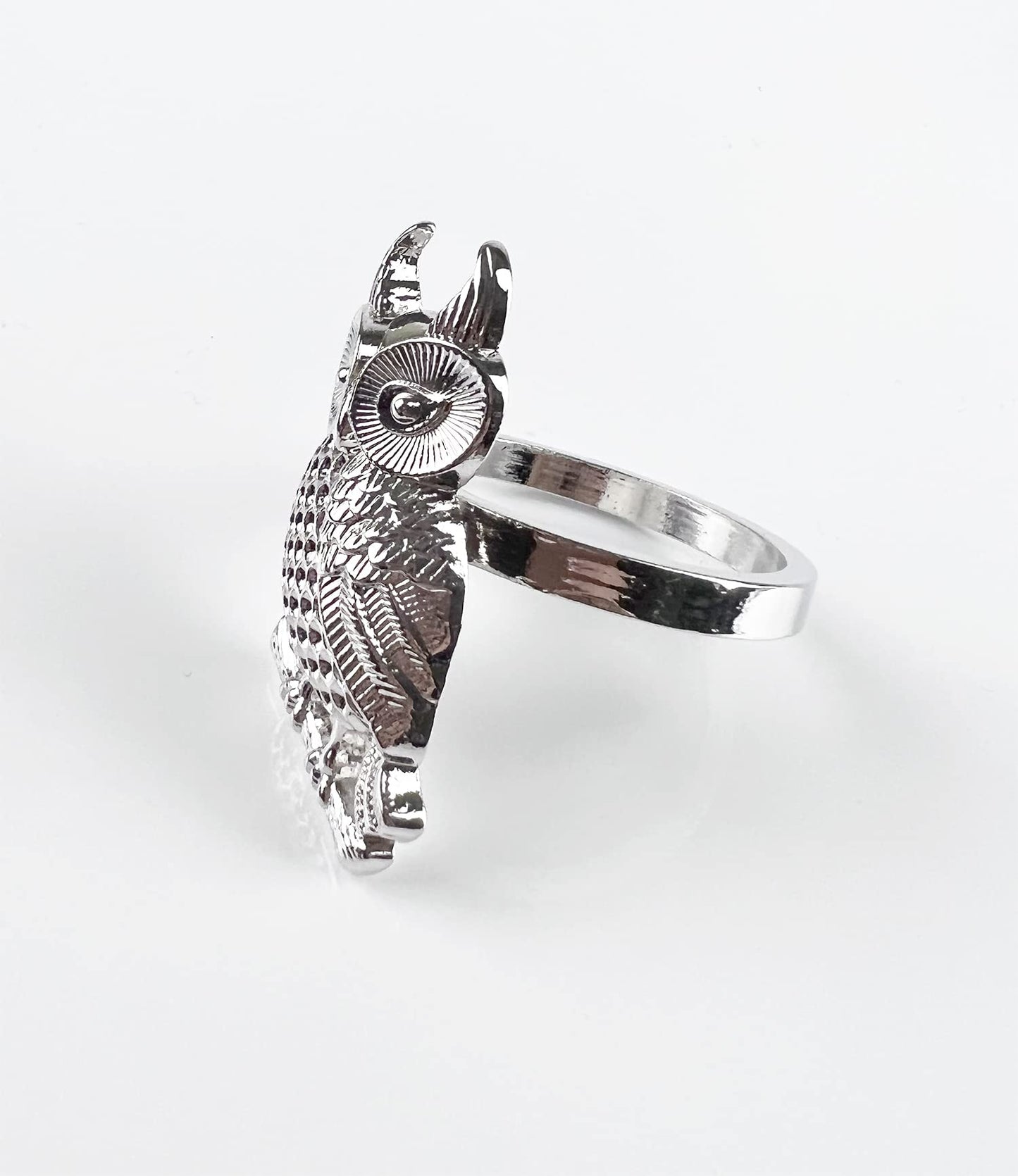 Fennco Styles Perched Owl Metal Napkin Rings, Set of 4 - Animal Napkin Holders for Home Décor, Dining Table, Banquets, Family Gathering and Special Occasions