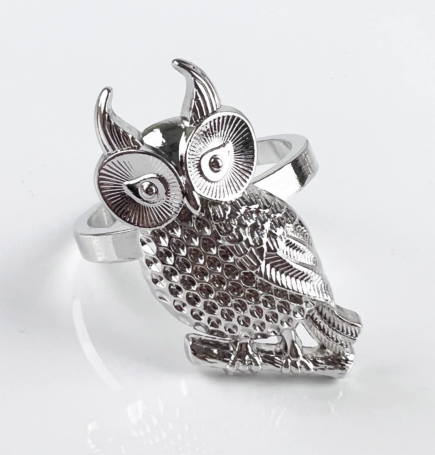 Fennco Styles Perched Owl Metal Napkin Rings, Set of 4 - Animal Napkin Holders for Home Décor, Dining Table, Banquets, Family Gathering and Special Occasions
