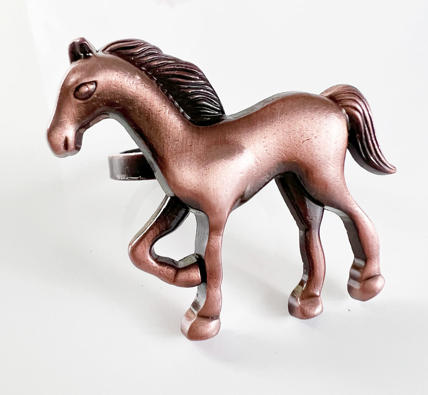 Fennco Styles Horse Metal Napkin Rings, Set of 4 - Silver Animal Napkin Holders for Home, Dining Table Décor, Banquets, Holidays, Family Gatherings and Special Occasions