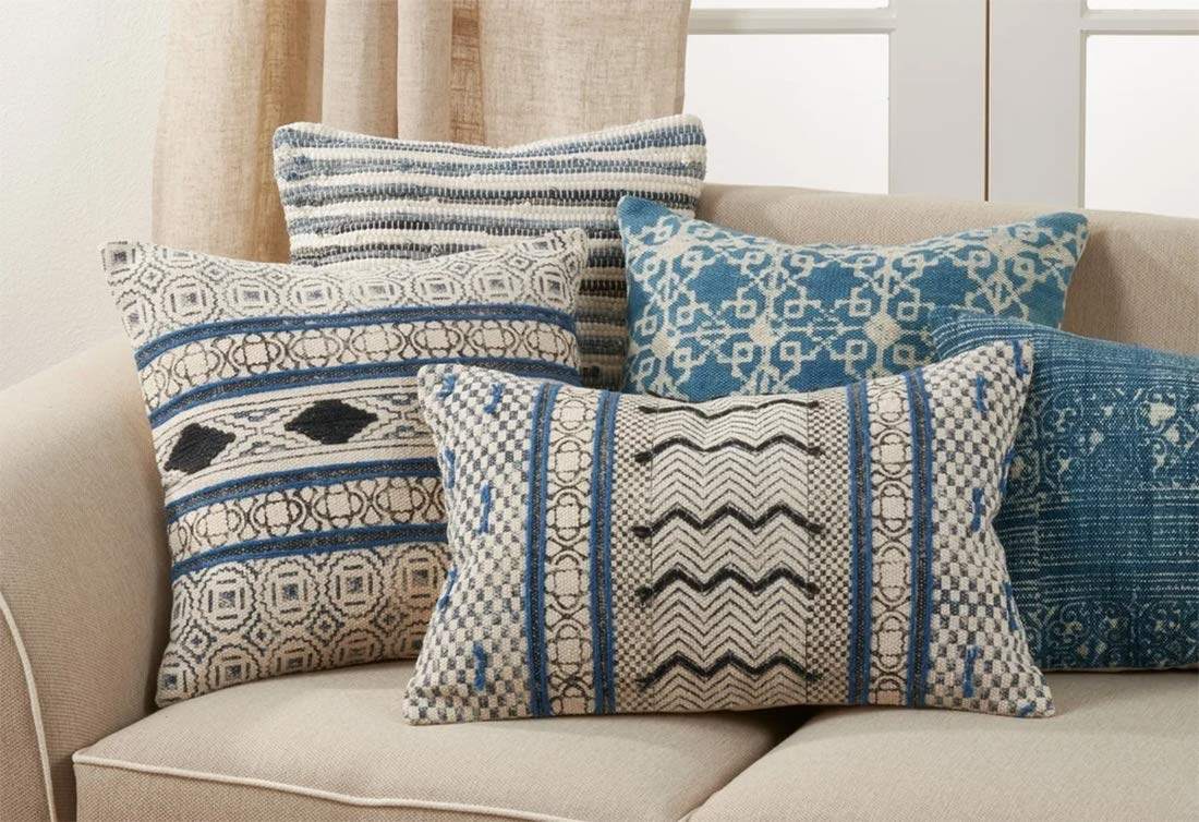 Fennco Styles Boho Rug Design Cotton Decorative Throw Pillow 16" W x 24" L - Blue Geometric Cushion for Home, Couch, Living Room, Office and Bedroom Decor