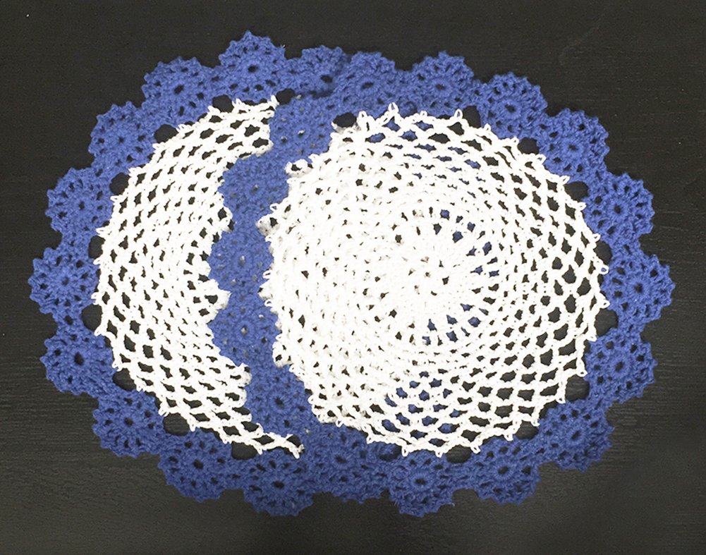Fennco Styles Handmade Two-Tone Floral Crochet Tray Doily, 9" Round - Cloth Placemat for Everyday Use, Holidays, Home Décor, Cocktail Party, Tea Party, Special Occasion