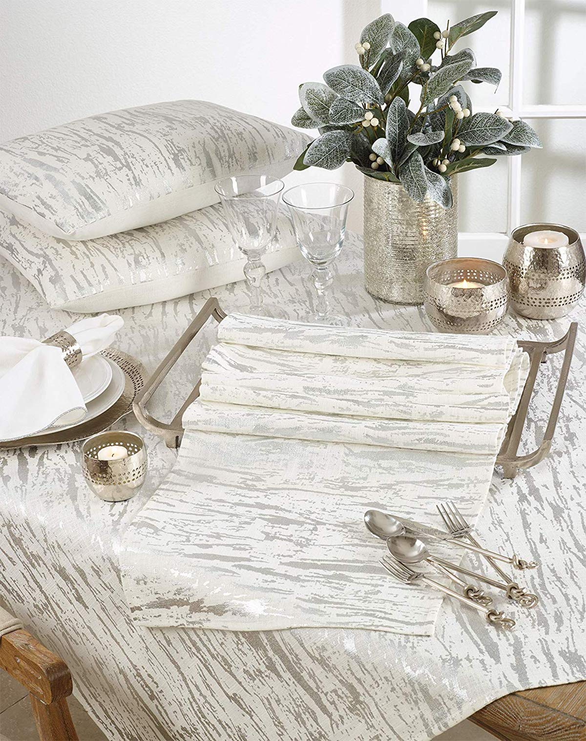 Fennco Styles Distressed Metallic Foil Design Cotton Tablecloth - Gold Table Cover for Everyday Use, Dining Room Décor, Holiday and Special Occasion